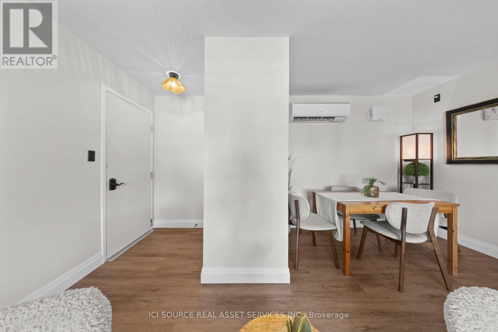 3 - 48 Wilson Street W Property Photo 6
