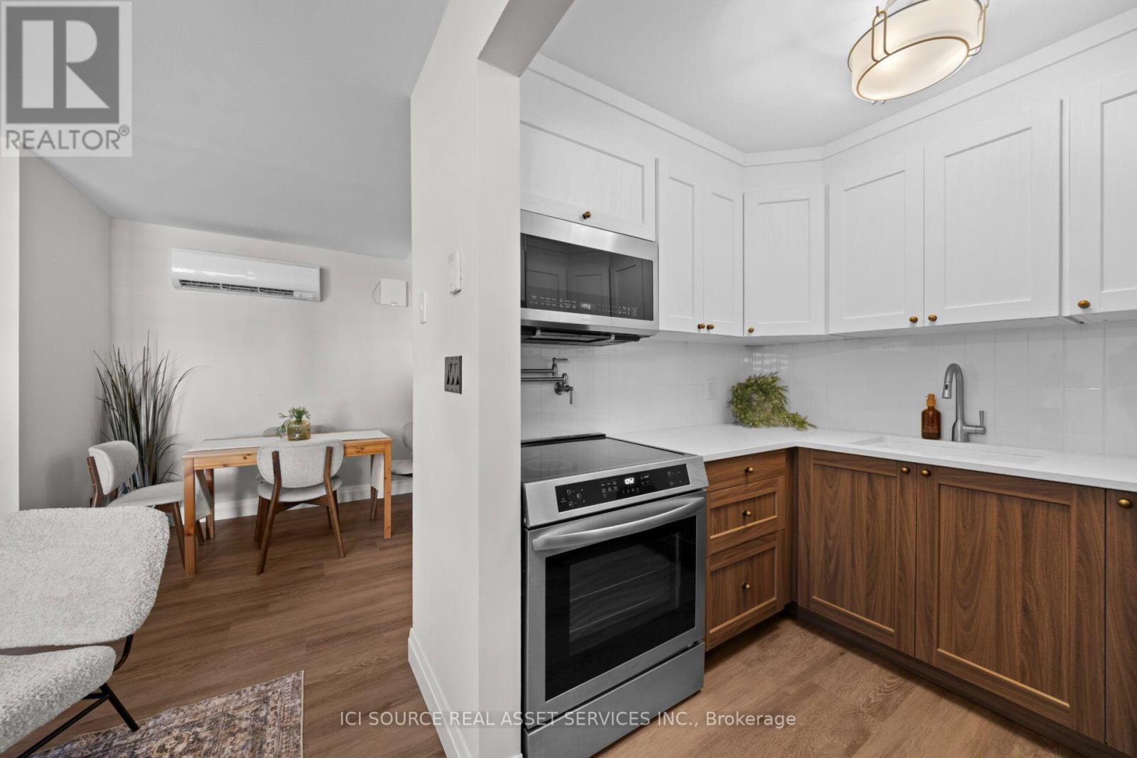 3 - 48 Wilson Street W Property Photo 11