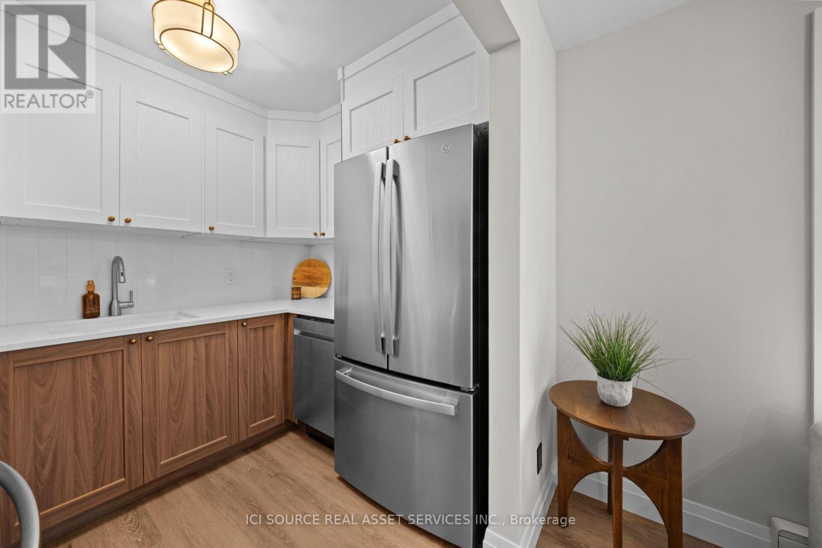 3 - 48 Wilson Street W Property Photo 12