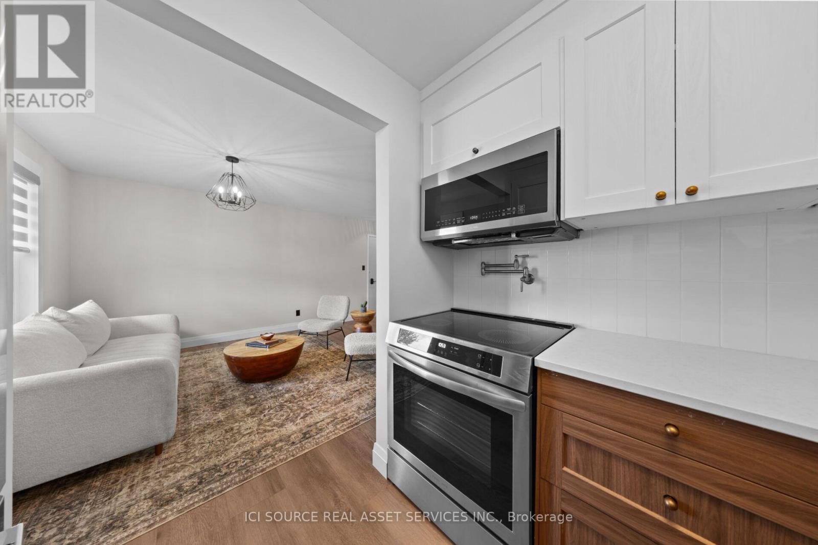 3 - 48 Wilson Street W Property Photo 13