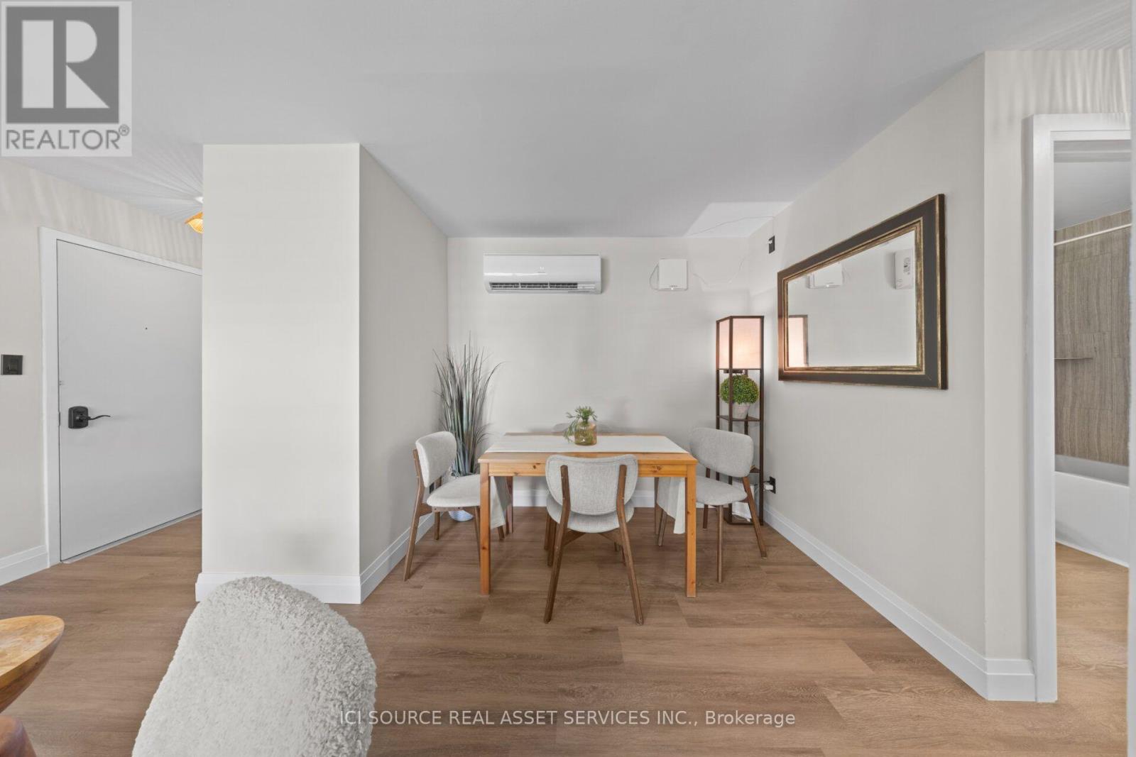 3 - 48 Wilson Street W Property Photo 15