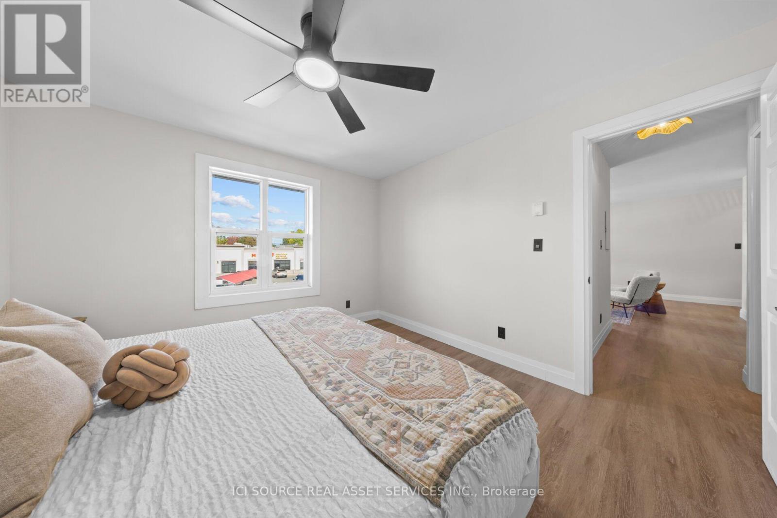 3 - 48 Wilson Street W Property Photo 21