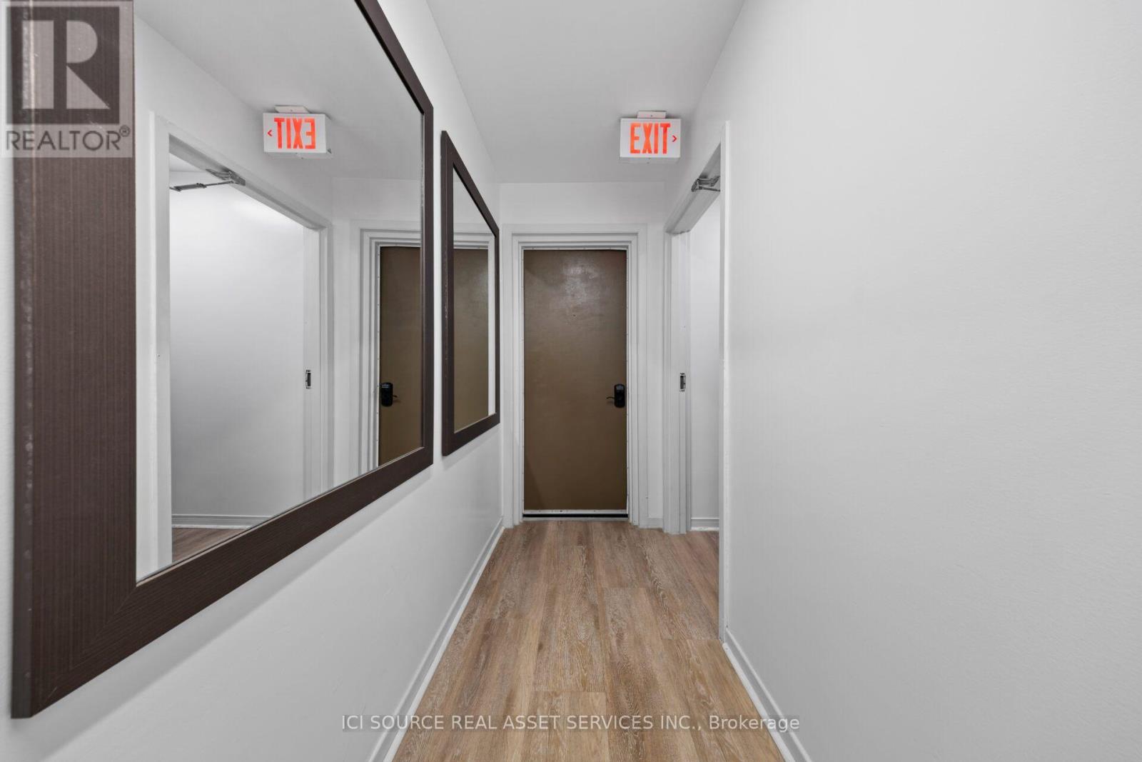 3 - 48 Wilson Street W Property Photo 24