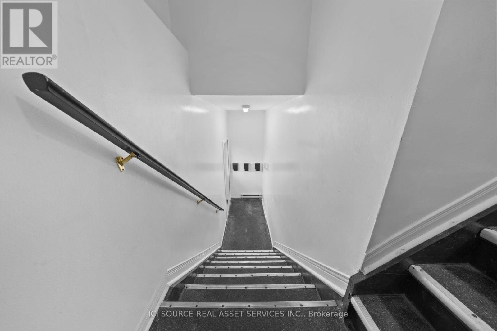 3 - 48 Wilson Street W Property Photo 26