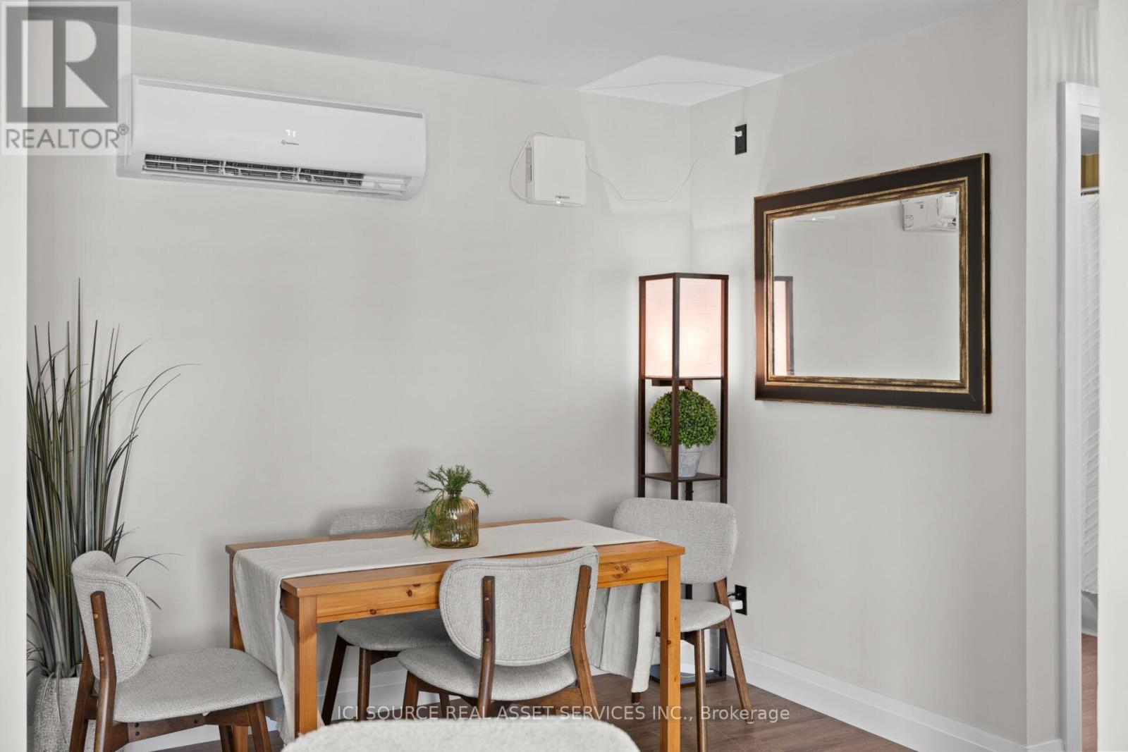 3 - 48 Wilson Street W Property Photo 28