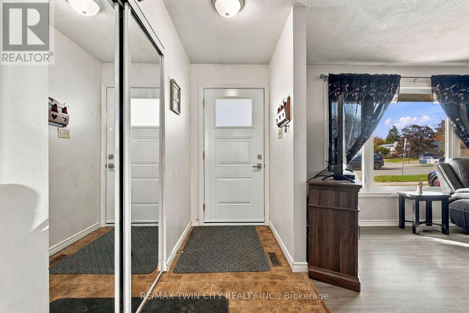170 Sunset Boulevard Property Photo 6