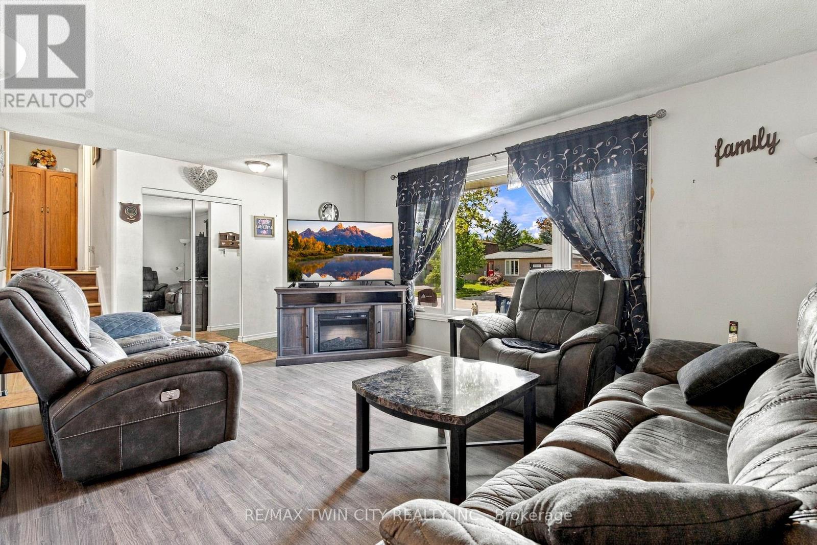 170 Sunset Boulevard Property Photo 9