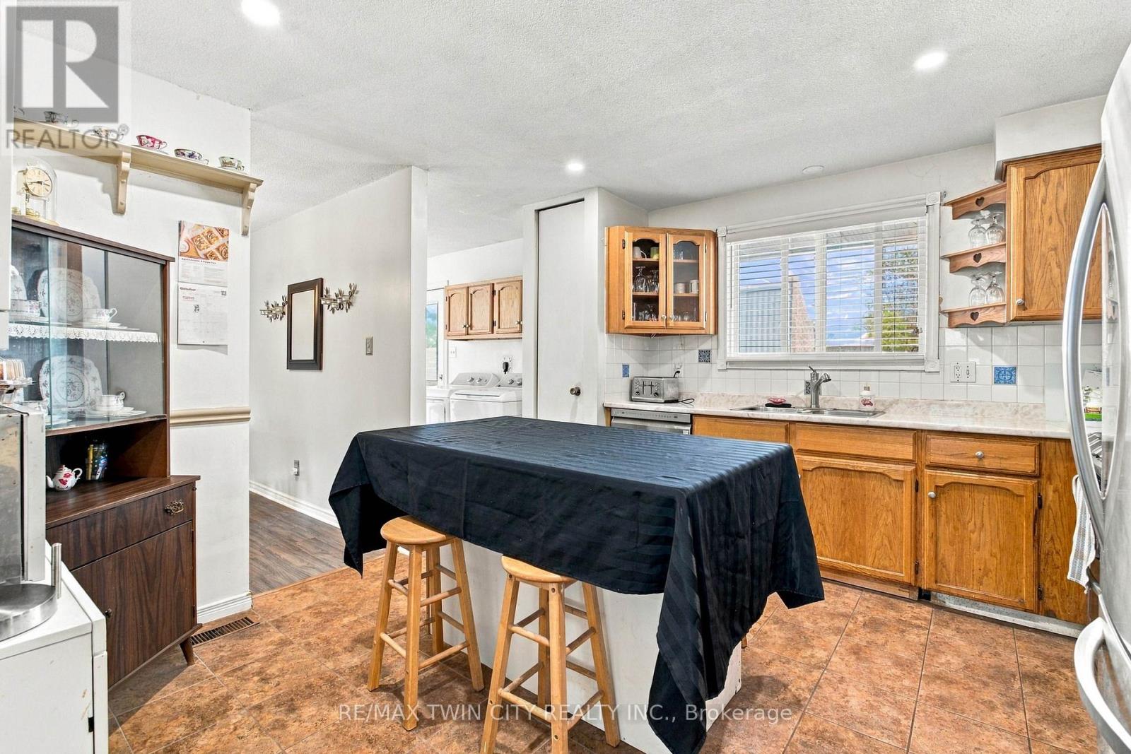 170 Sunset Boulevard Property Photo 13