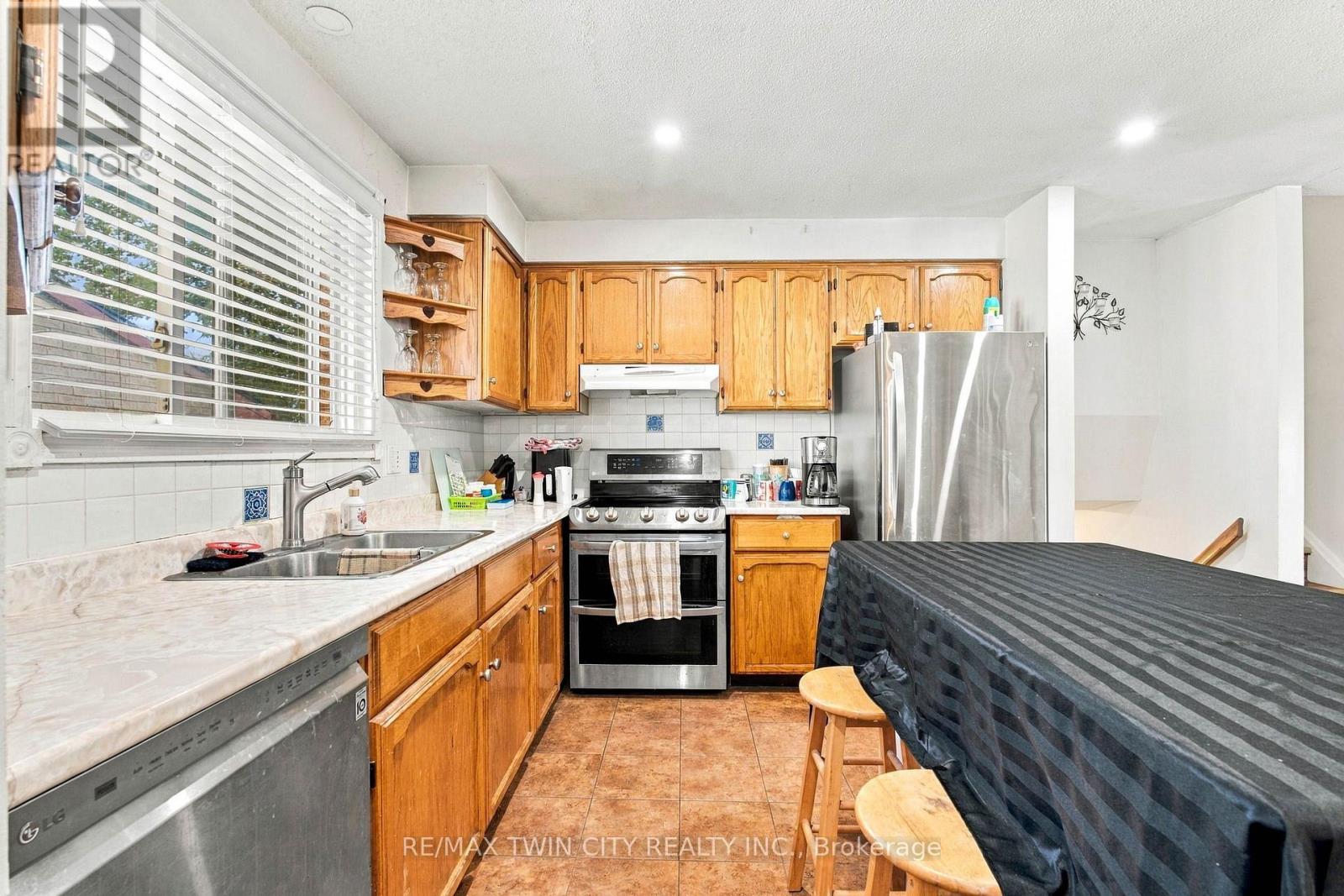 170 Sunset Boulevard Property Photo 14