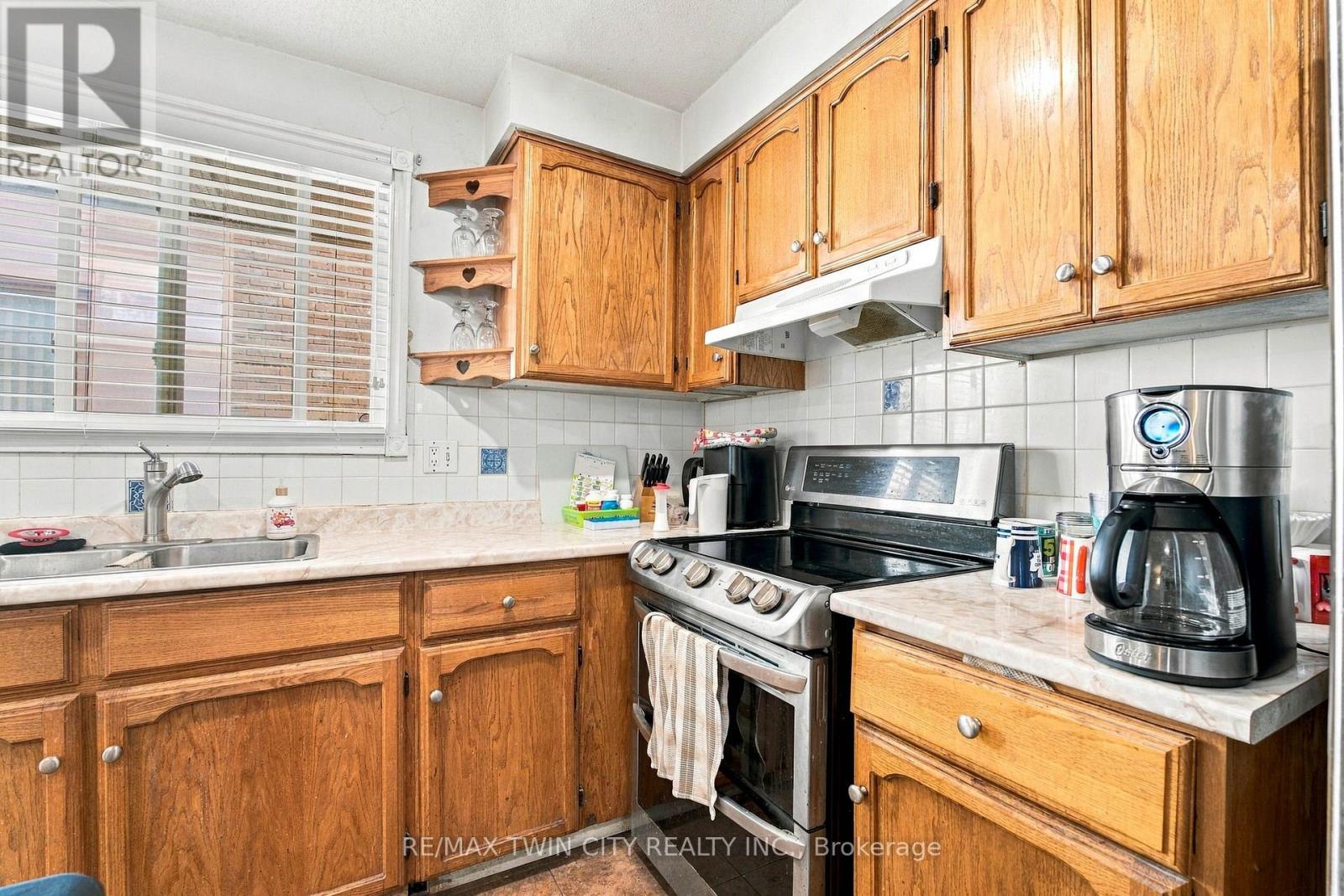 170 Sunset Boulevard Property Photo 15