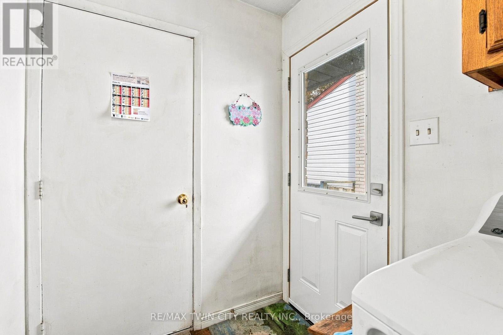 170 Sunset Boulevard Property Photo 17