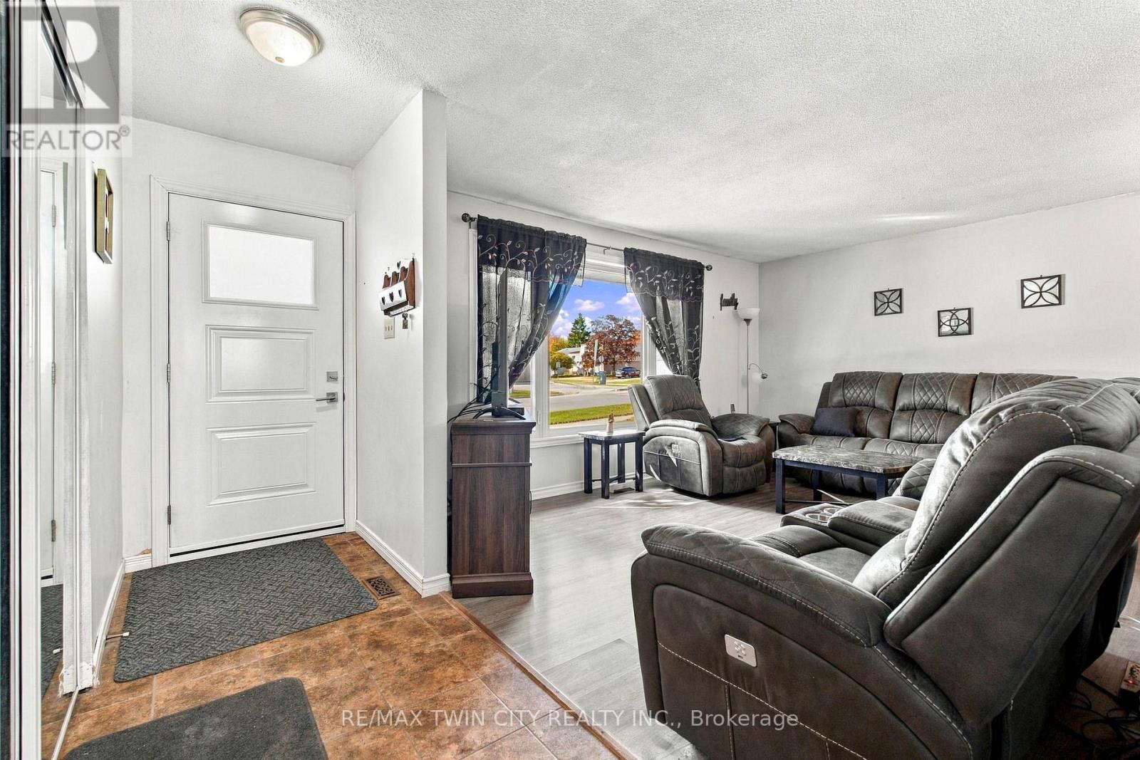 170 Sunset Boulevard Property Photo 19