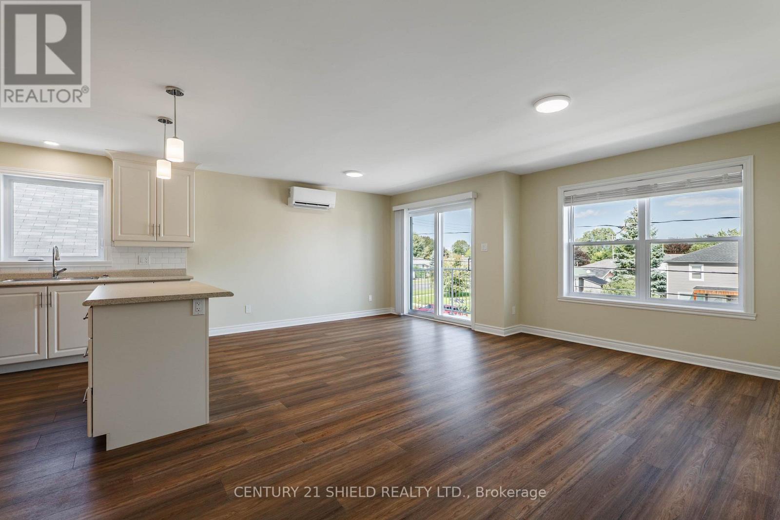 A - 1234 Cumberland Street Property Photo 6