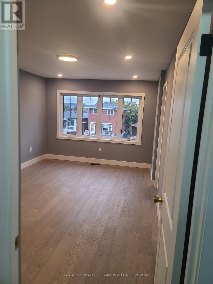 (upper) - 84 Beland Avenue Property Photo 18
