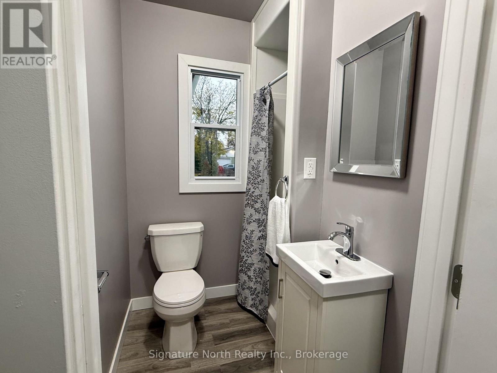 1004 Gore Street W Property Photo 11