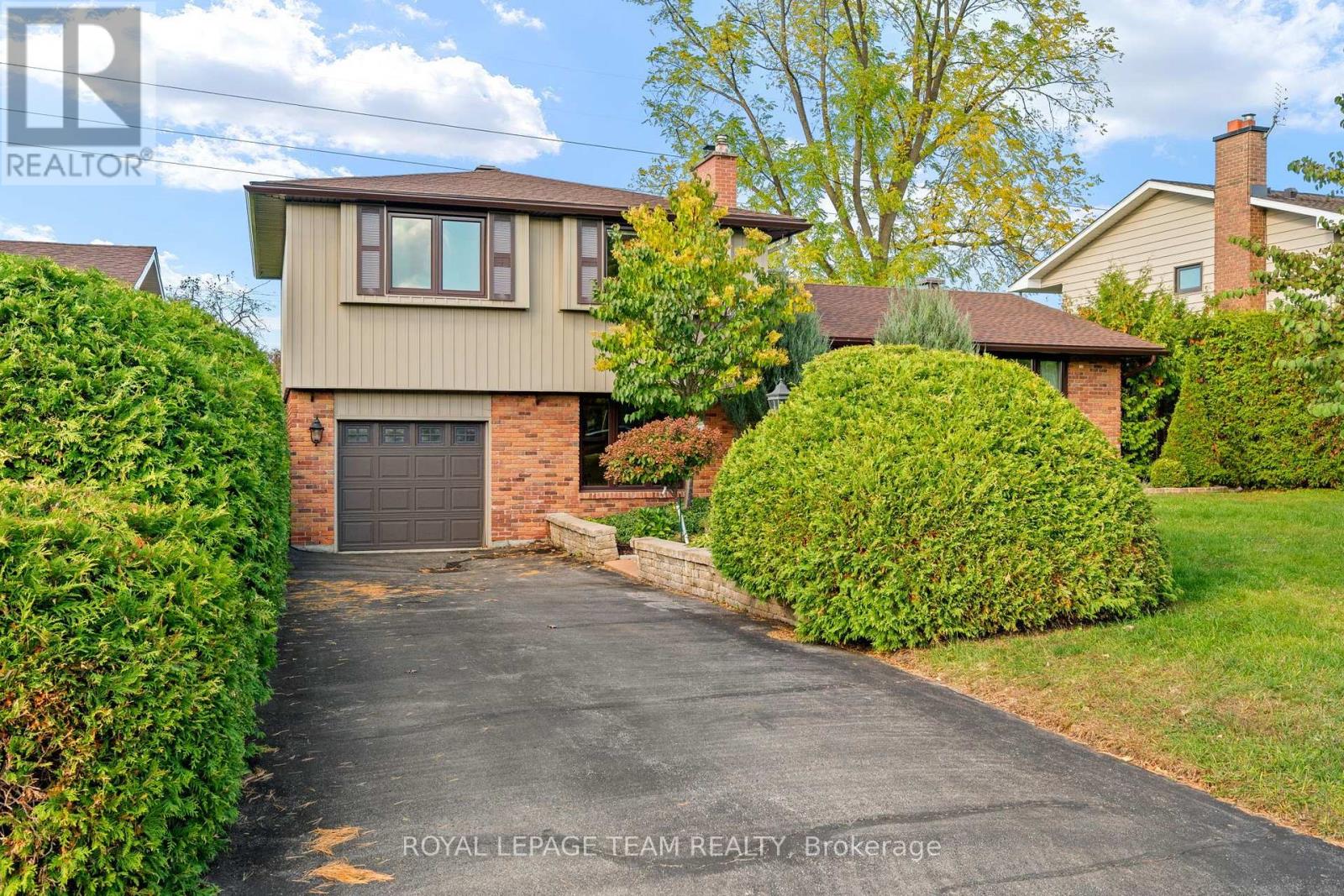 19 Parkland Crescent Property Photo 1