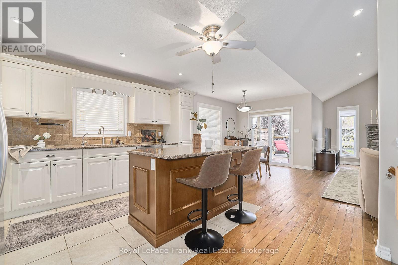 11 Fox Den Drive Property Photo 6