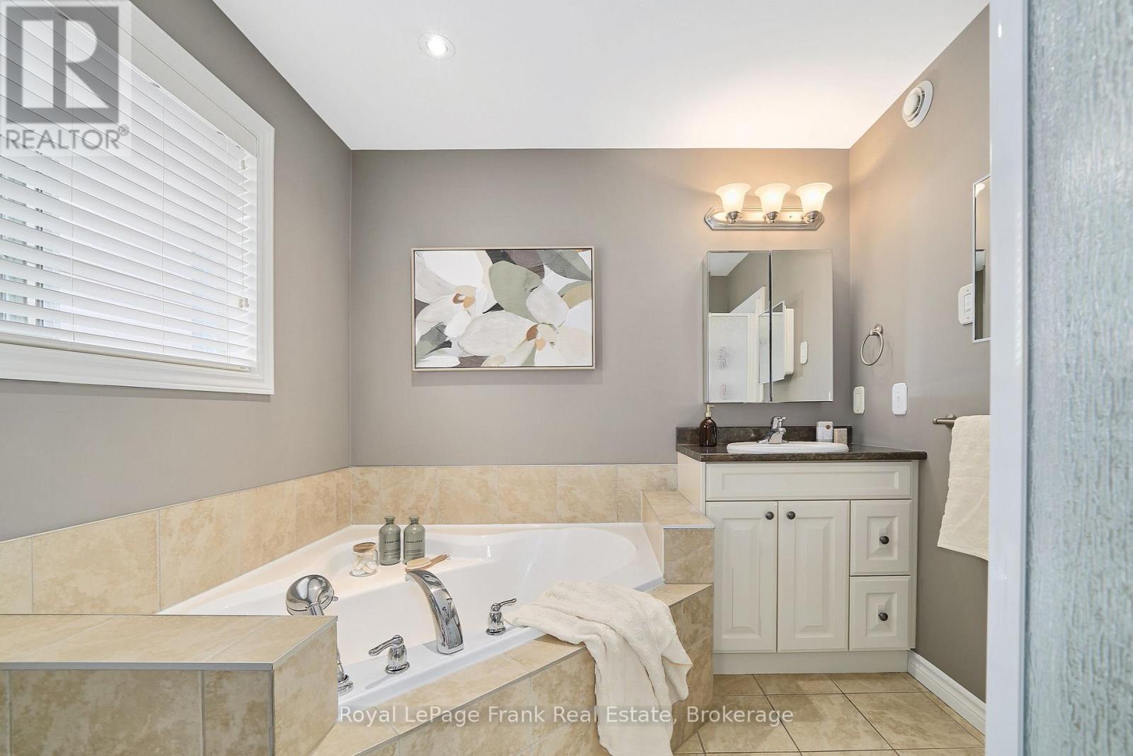 11 Fox Den Drive Property Photo 25