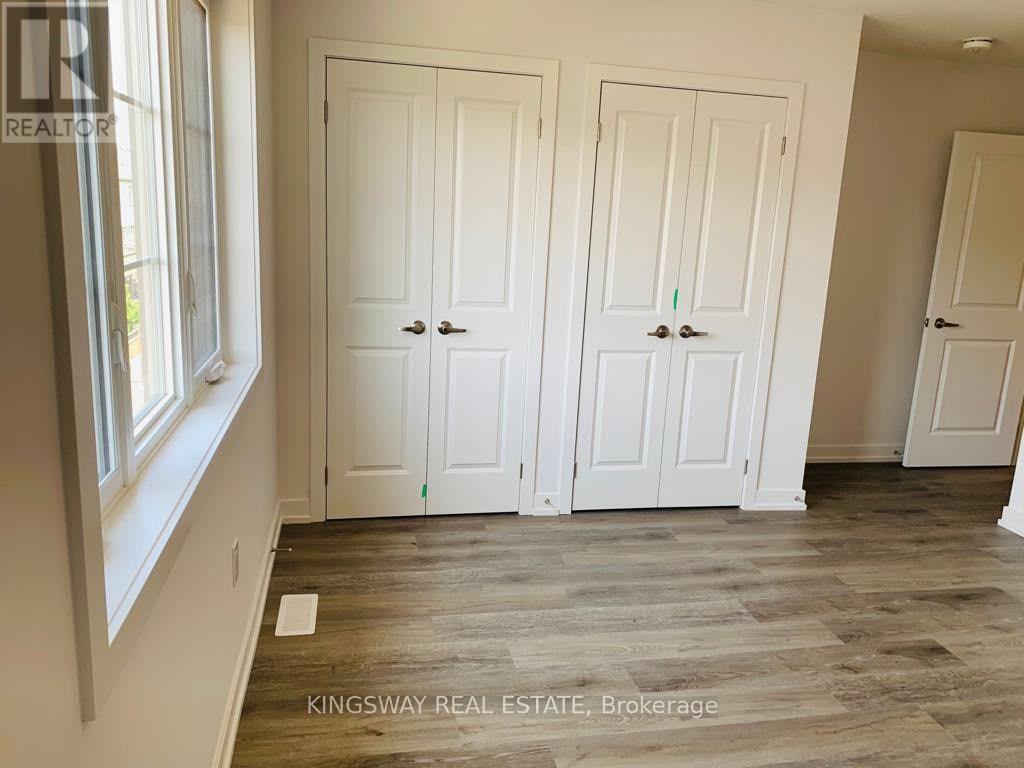 31 - 205 West Oak Trail Property Photo 17