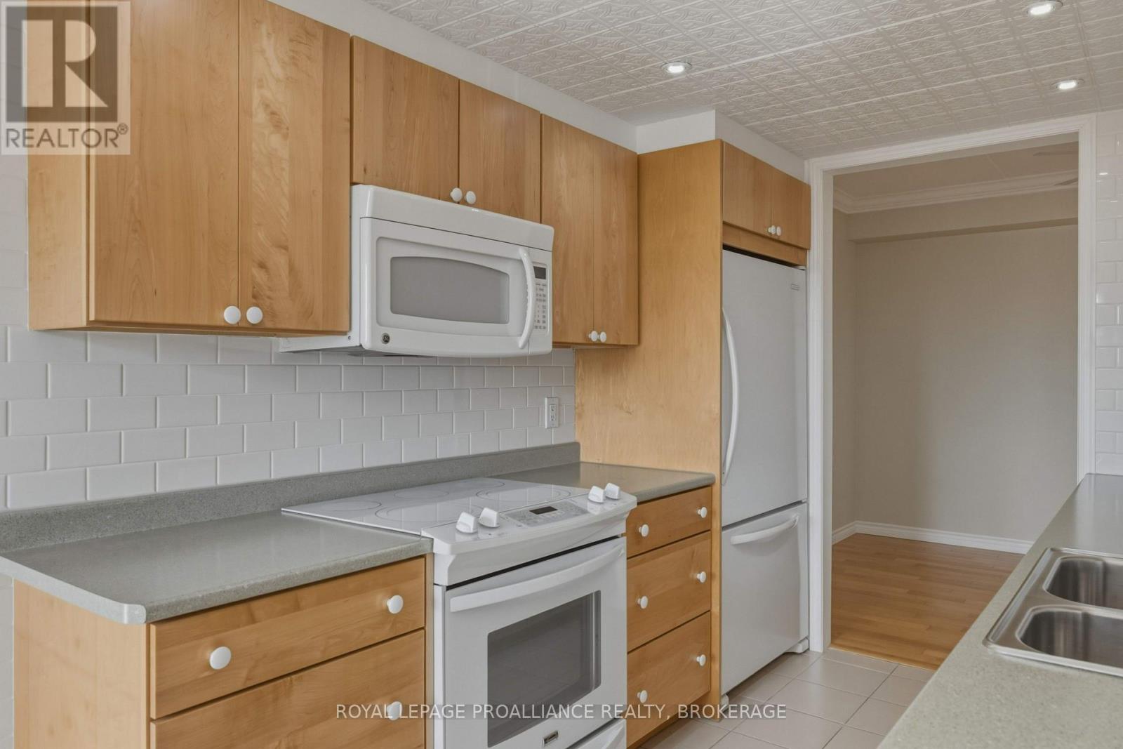 301 - 649 Davis Drive Property Photo 12