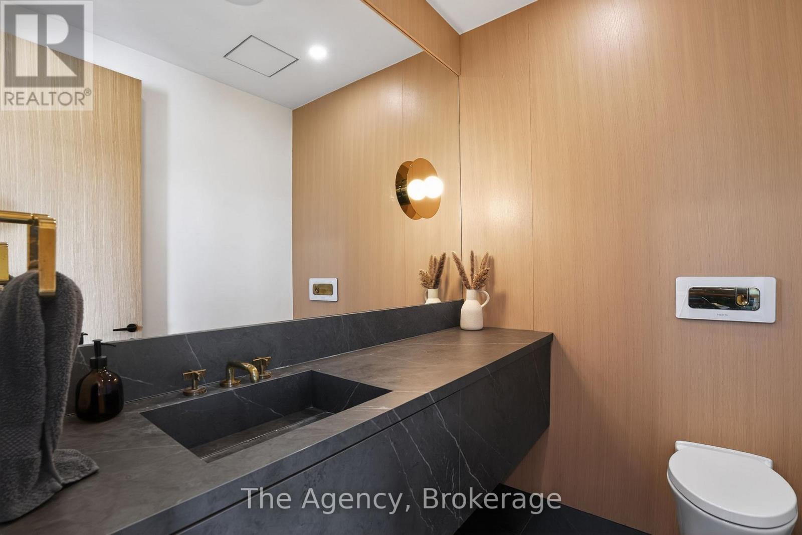 716555 1st Line E Property Photo 18
