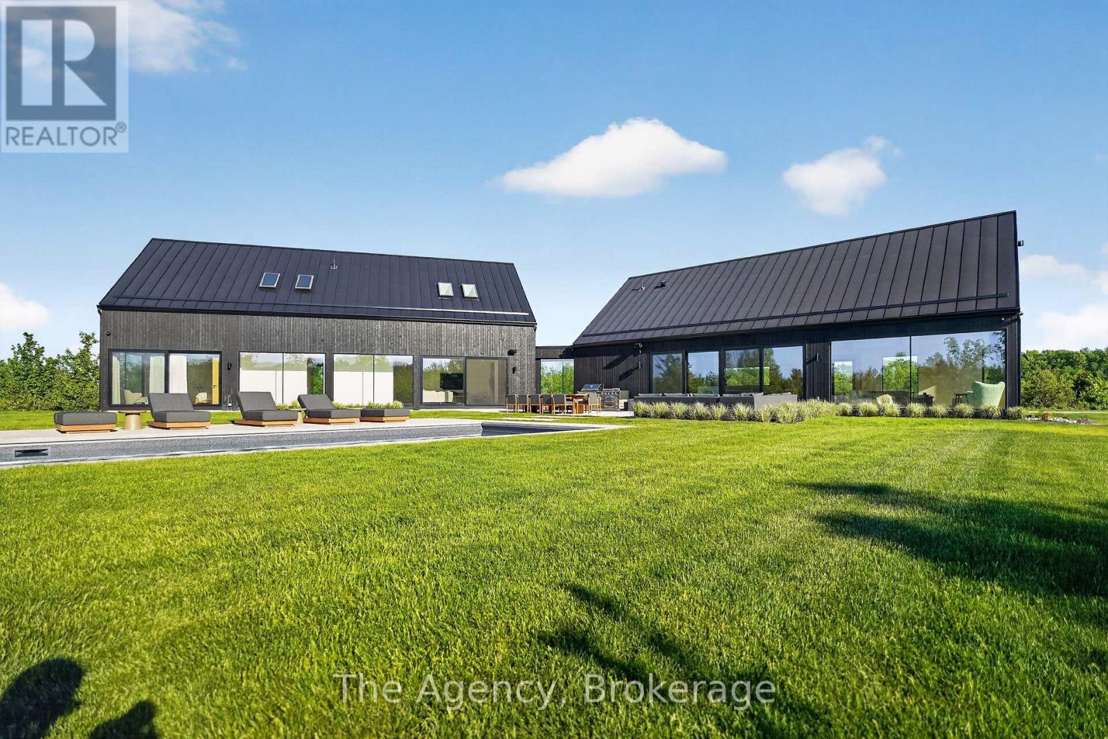 716555 1st Line E Property Photo 43
