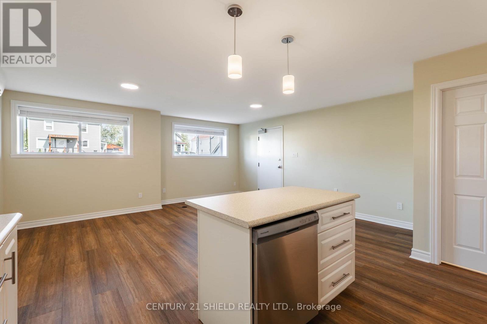 C - 1234 Cumberland Street Property Photo 7