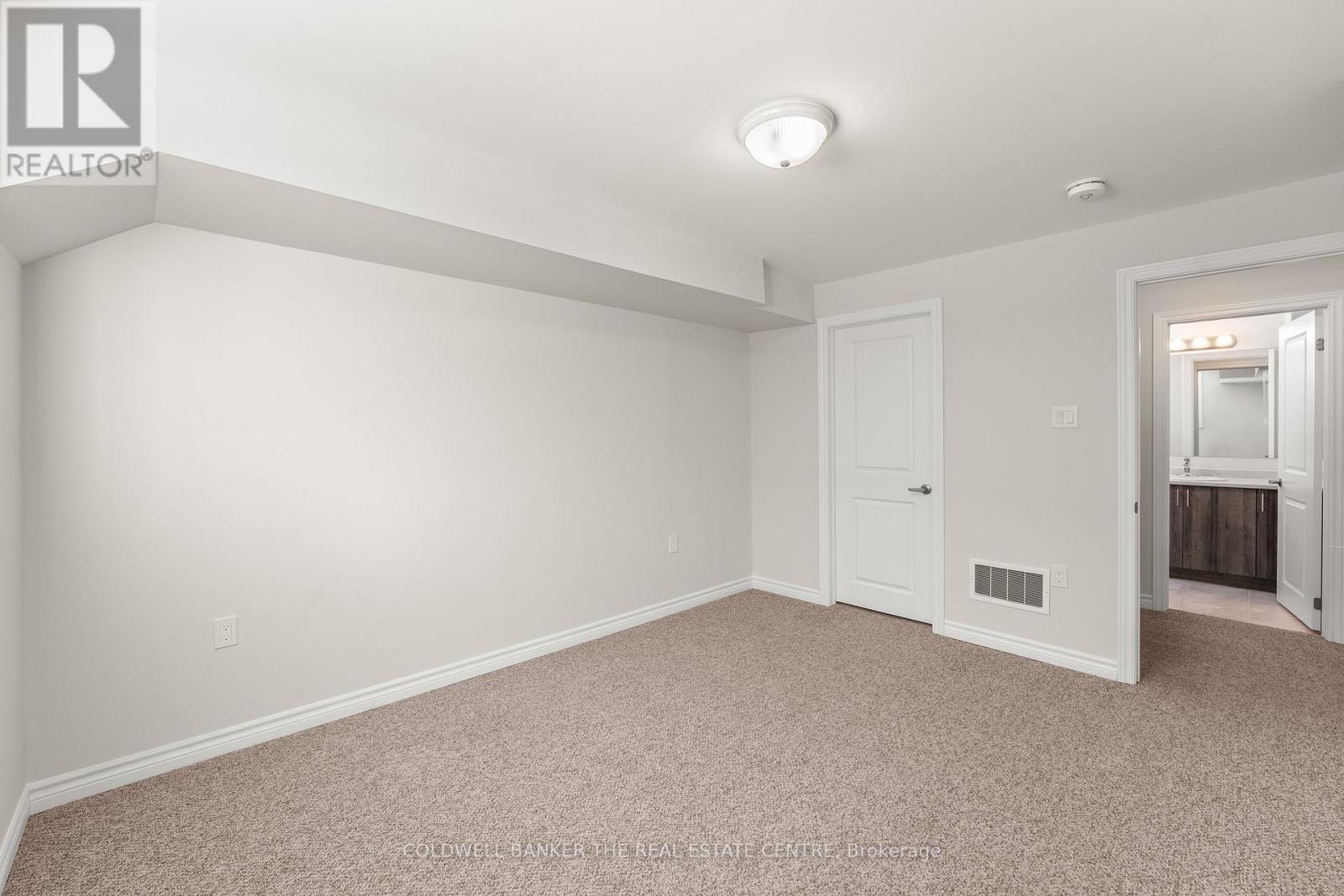 19 - 17 Lakewood Crescent Property Photo 29
