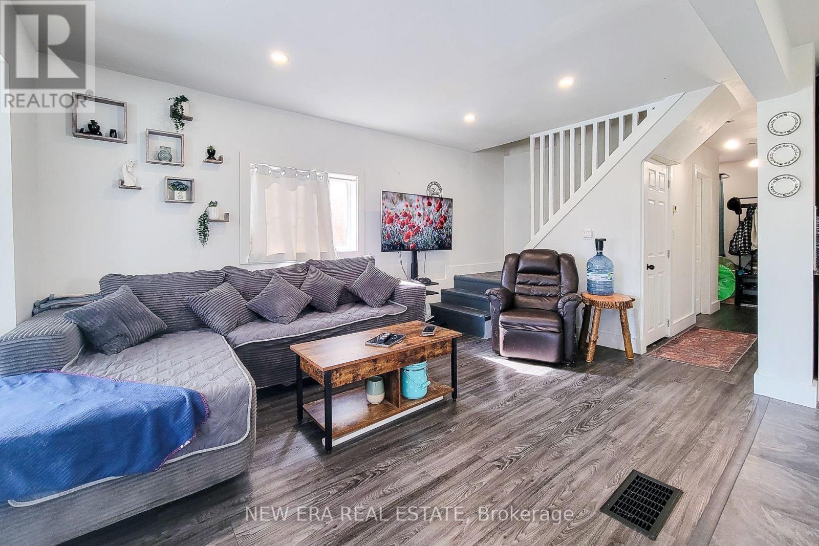 38 Clifford Avenue Property Photo 15