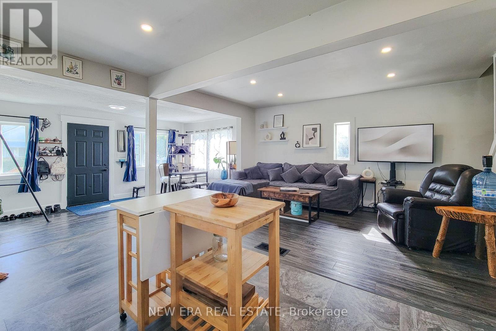38 Clifford Avenue Property Photo 18