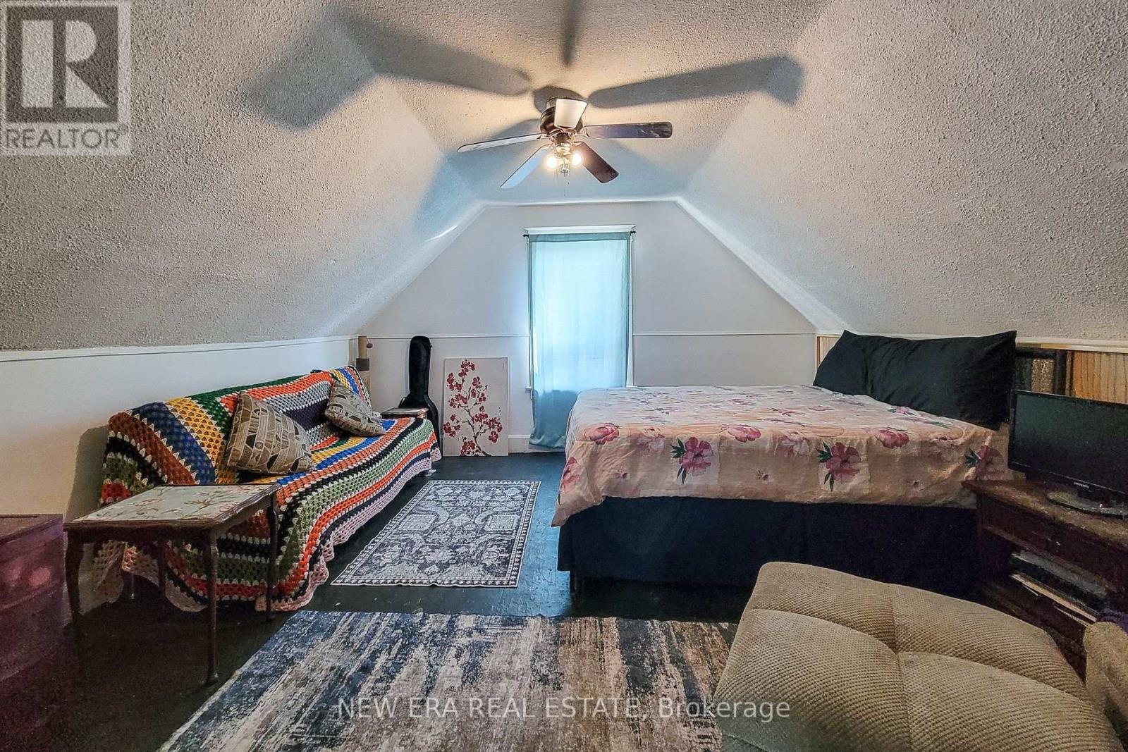 38 Clifford Avenue Property Photo 33