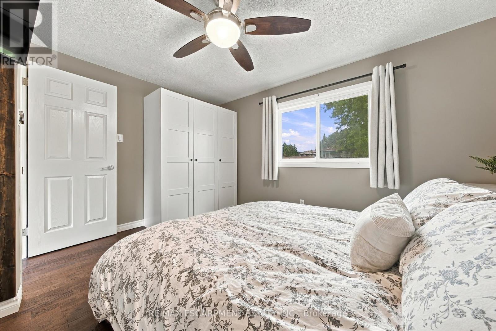19 Hillsdale Court Property Photo 22