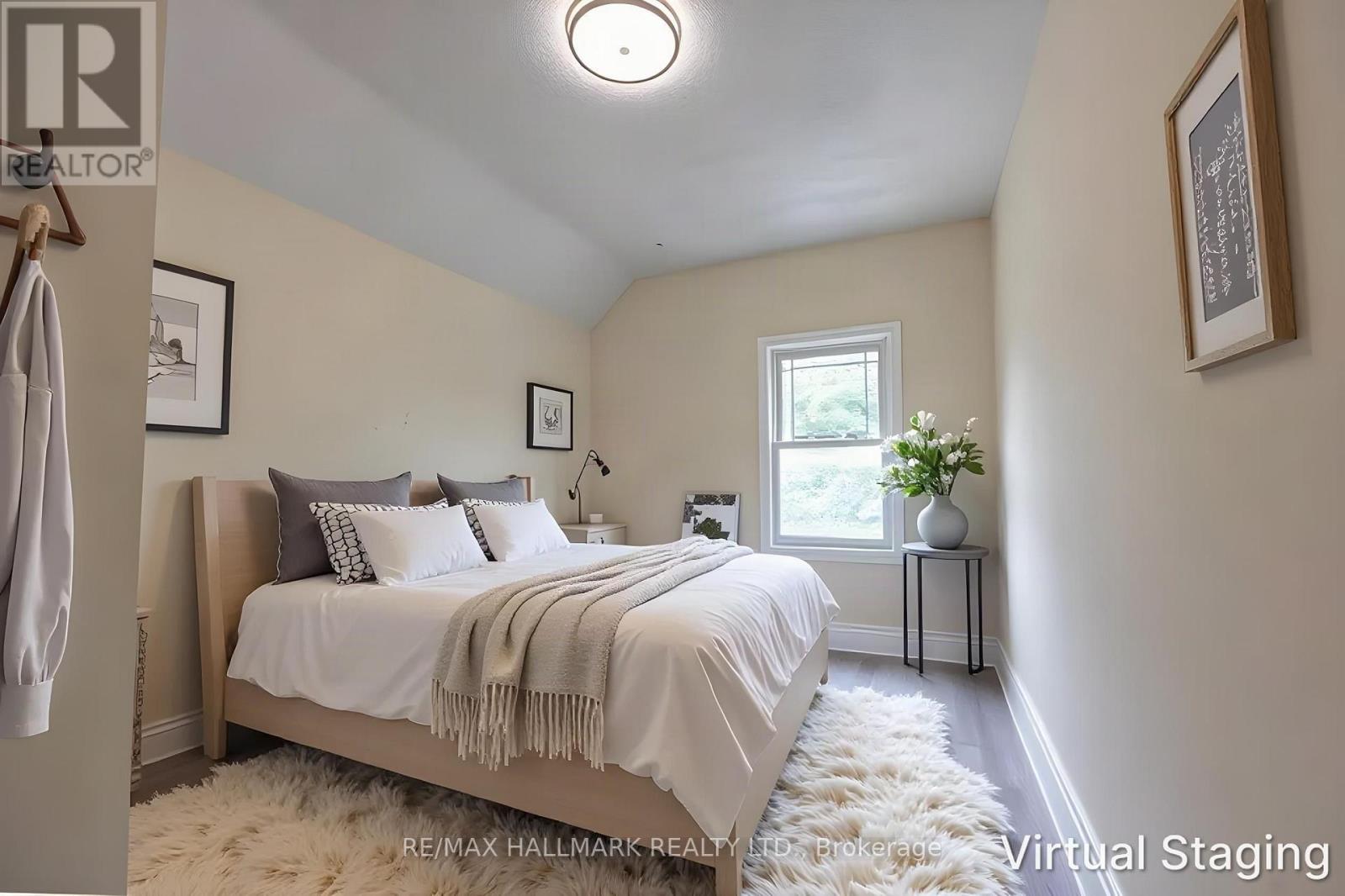 (upper Floor) - 307 Grey Street E Property Photo 7