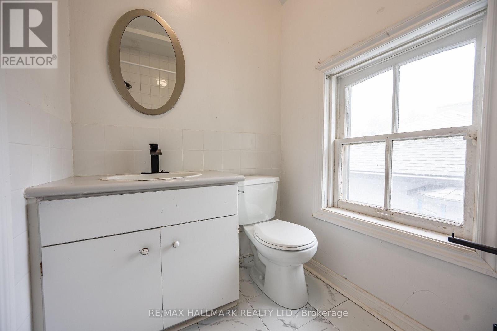 (upper Floor) - 307 Grey Street E Property Photo 13