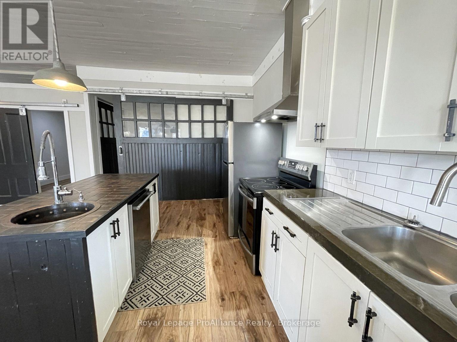 Unit #1 - 49 Albion Street Property Photo 8