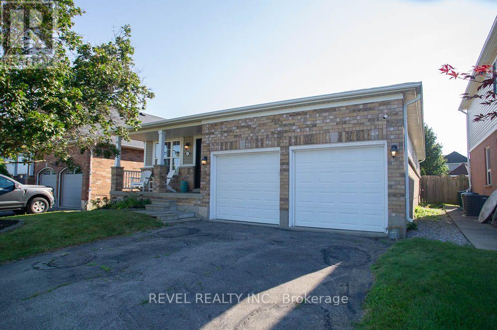 48 Lovell Crescent Property Photo 3