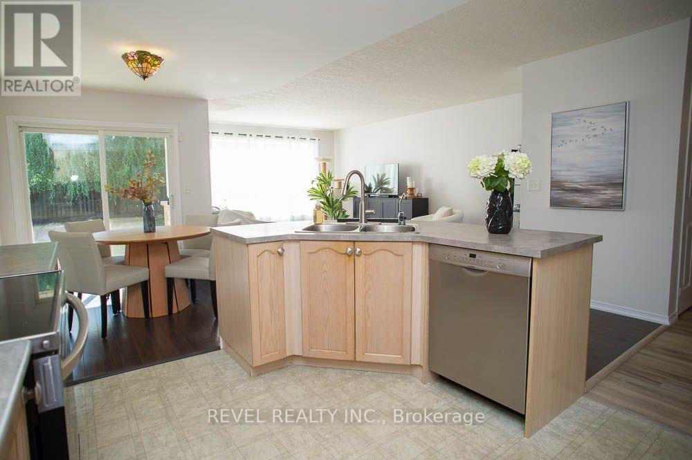 48 Lovell Crescent Property Photo 13