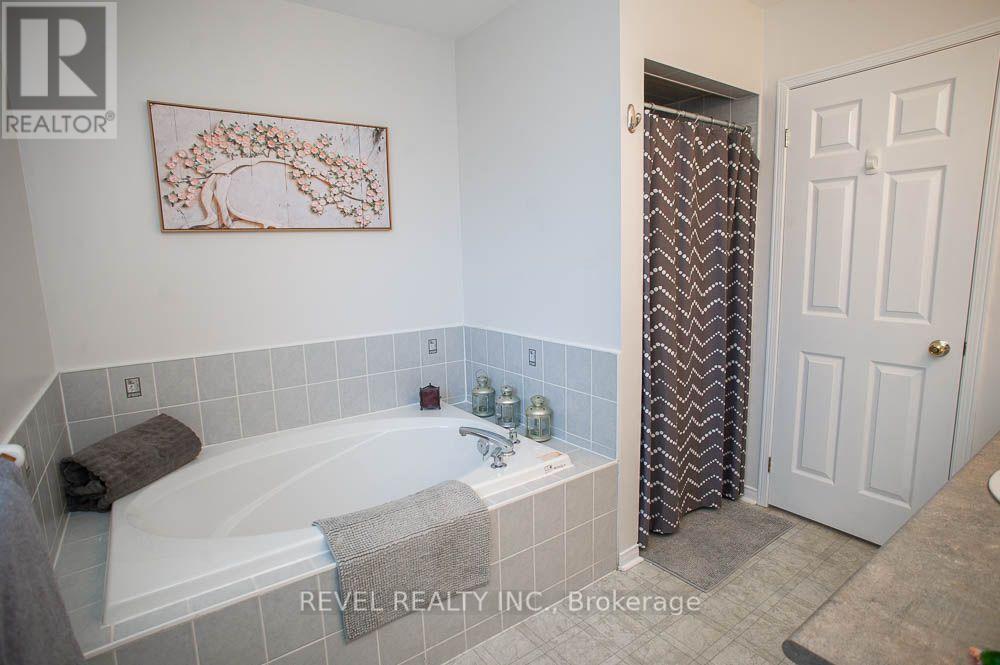 48 Lovell Crescent Property Photo 18