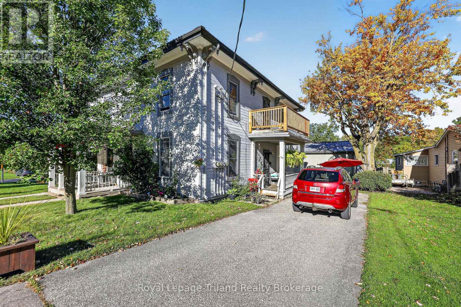156-158 Charles Street W Property Photo 9