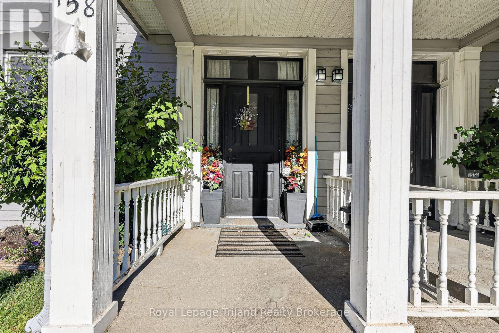 156-158 Charles Street W Property Photo 23