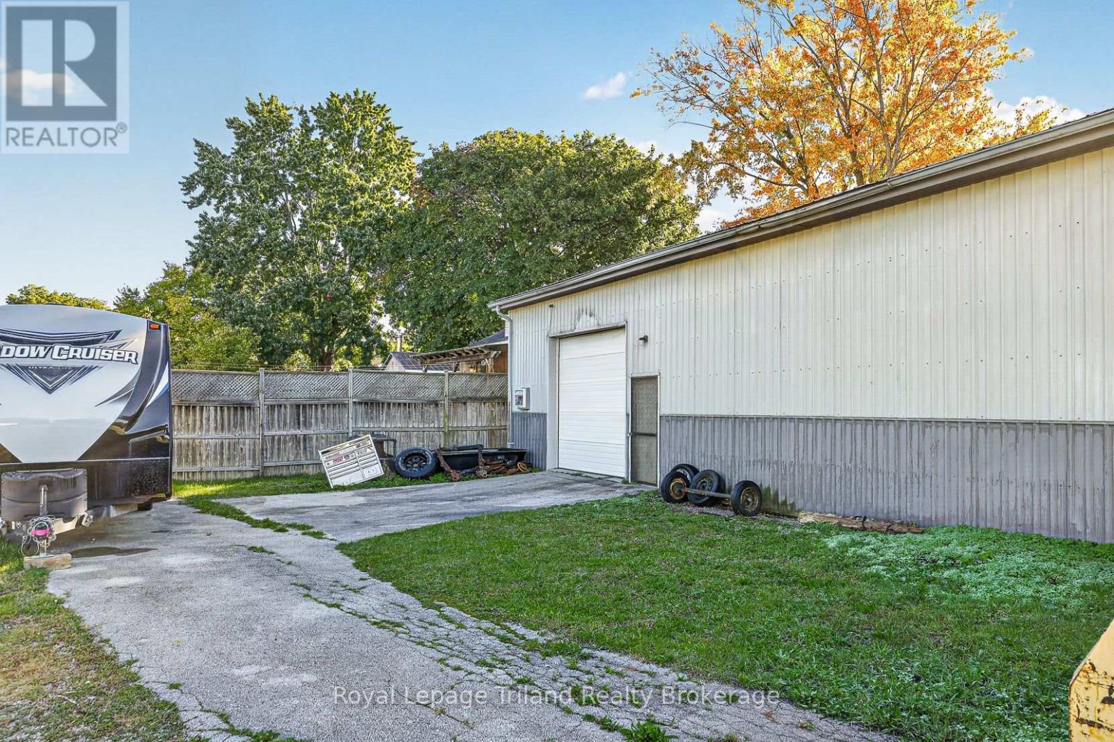156-158 Charles Street W Property Photo 49