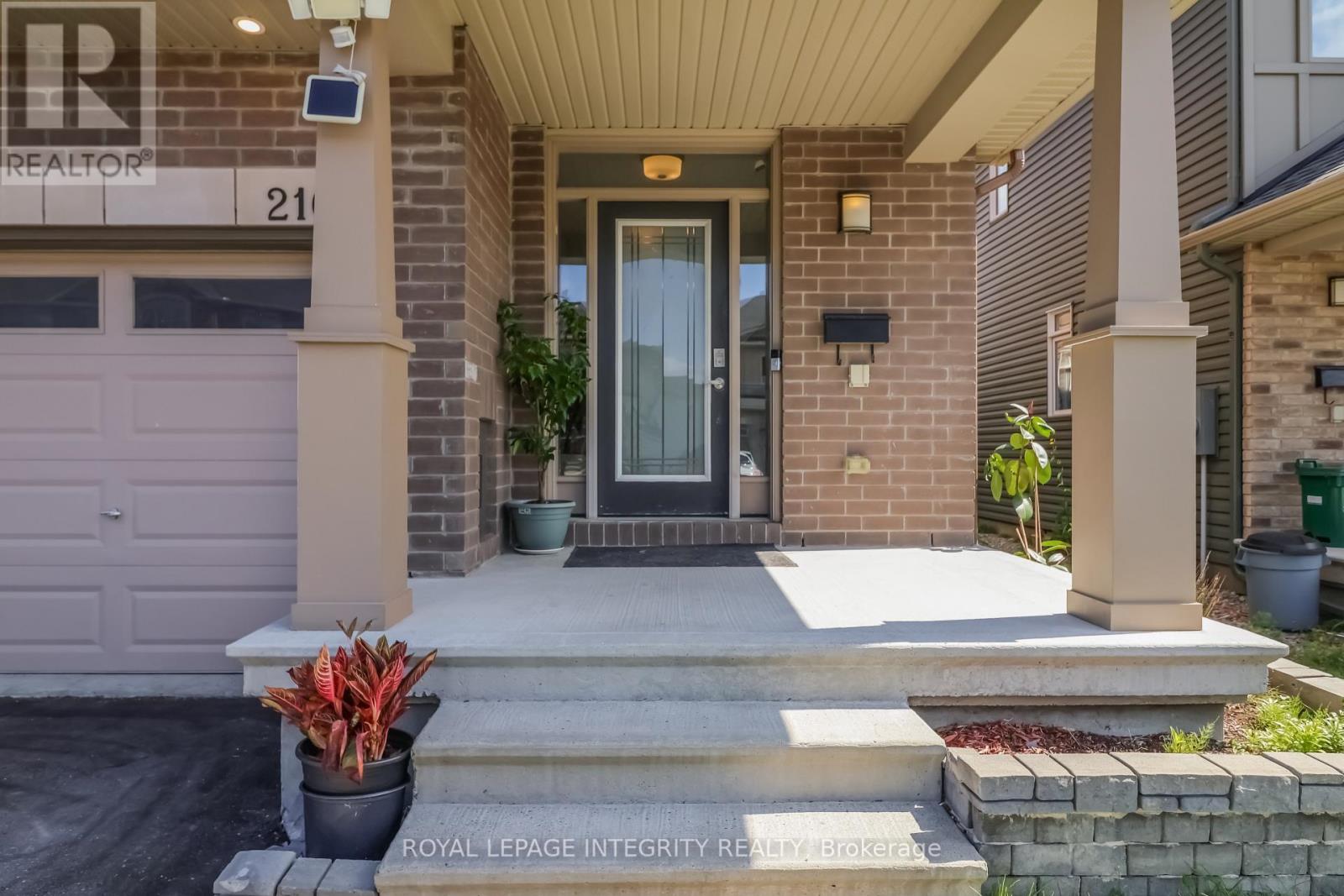 216 Gossamer Street Property Photo 4
