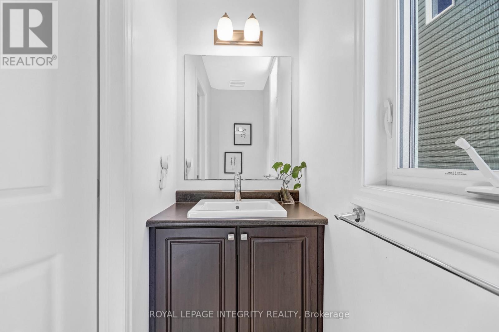 216 Gossamer Street Property Photo 7