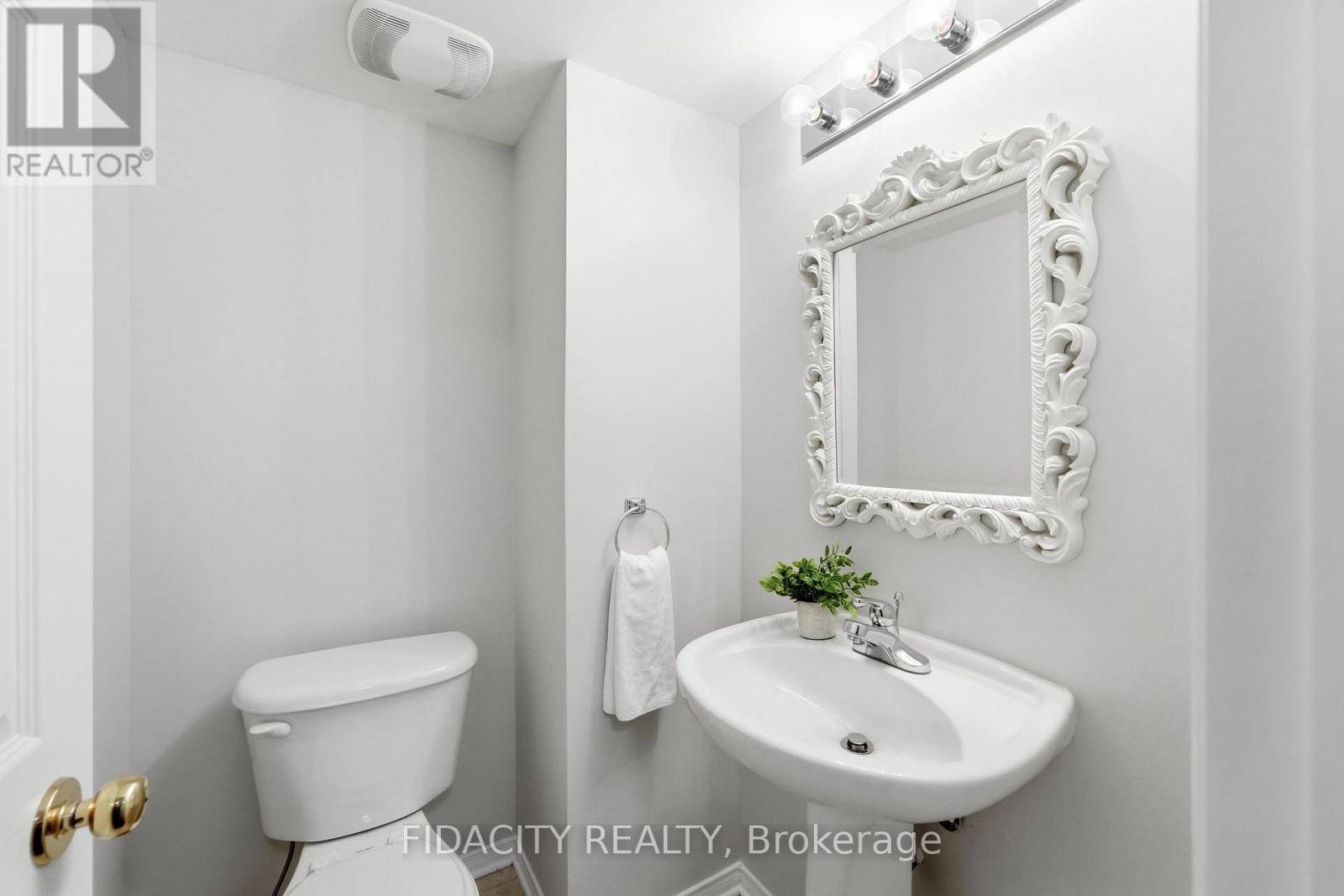 55 - 324 Crownridge Drive Property Photo 15