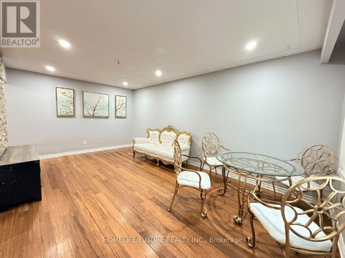 272 Kinzie Avenue Property Photo 4