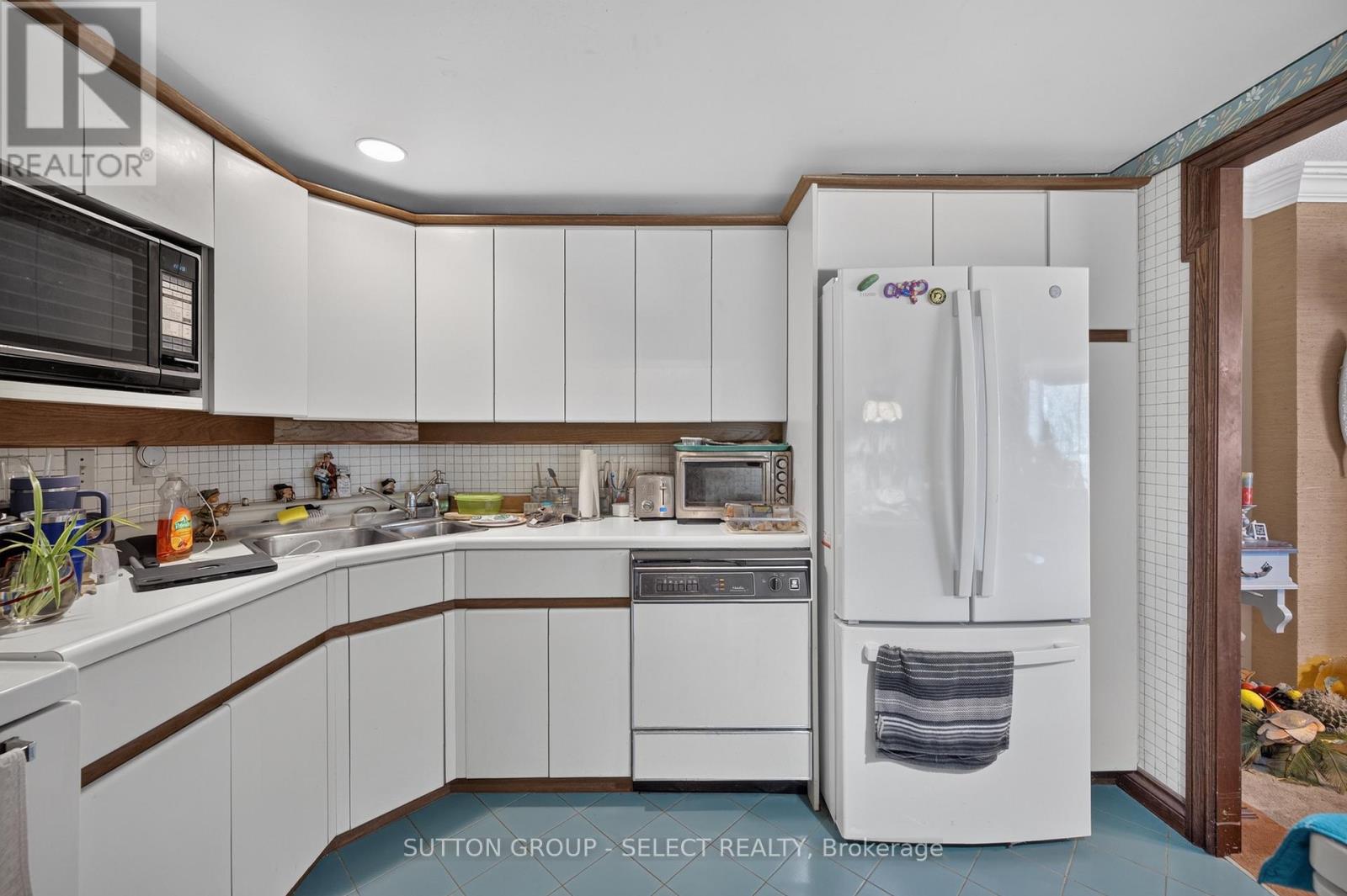 301 - 600 Talbot Street Property Photo 16