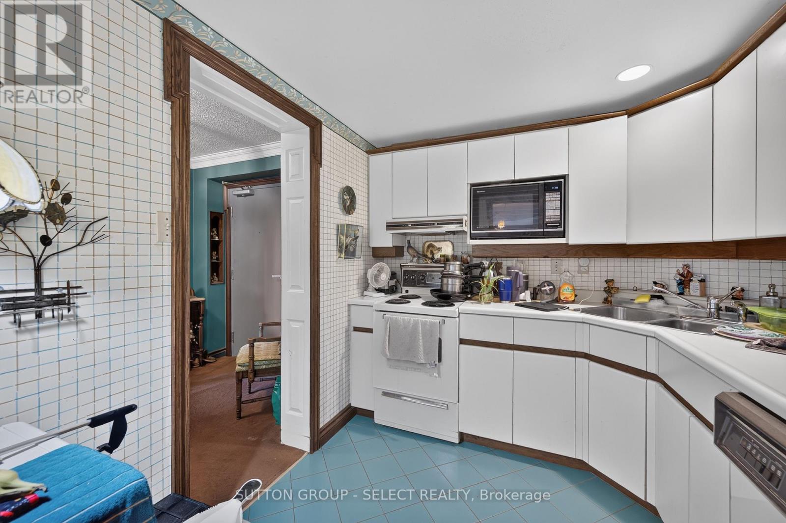 301 - 600 Talbot Street Property Photo 17