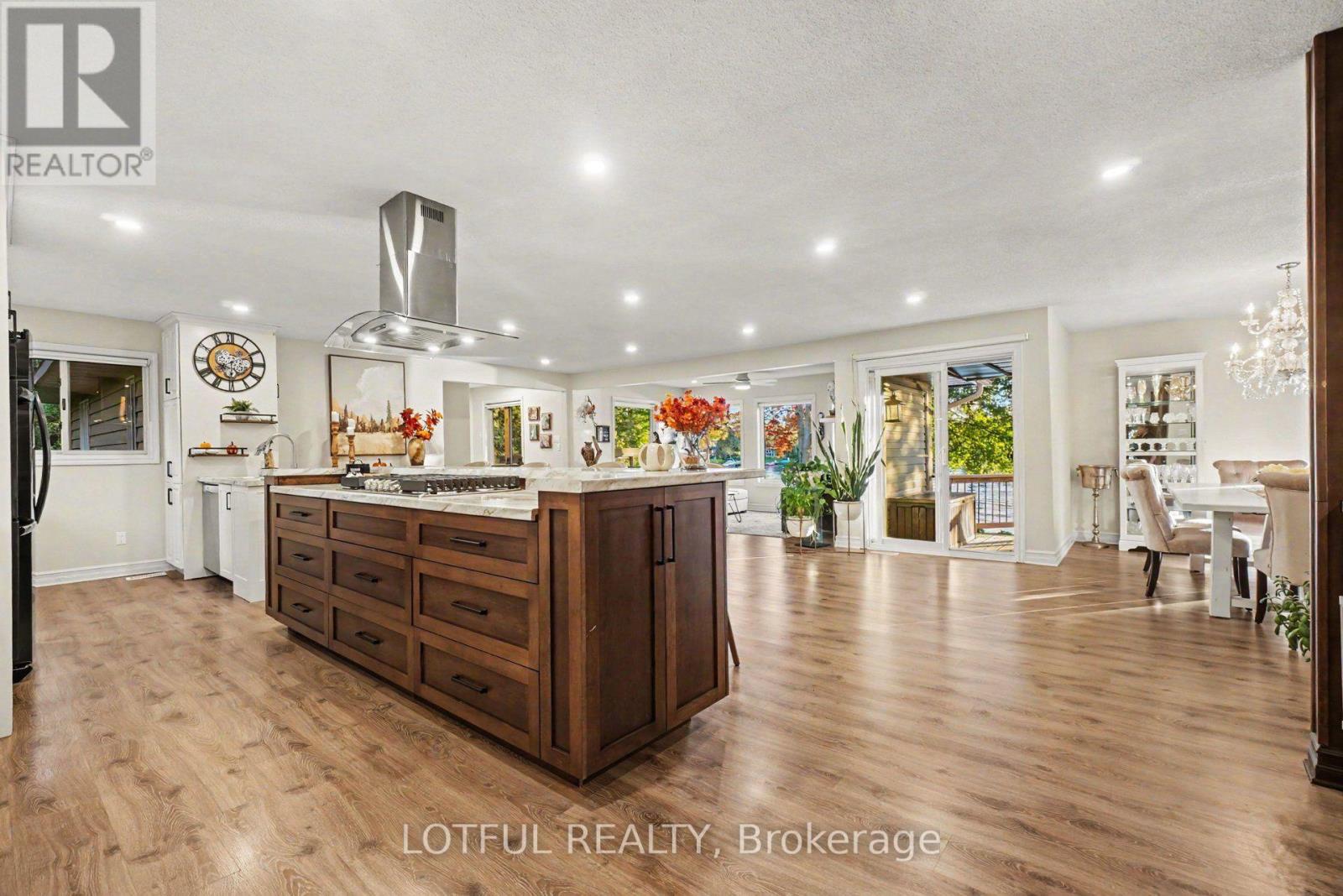 2420 Pine Avenue Property Photo 8