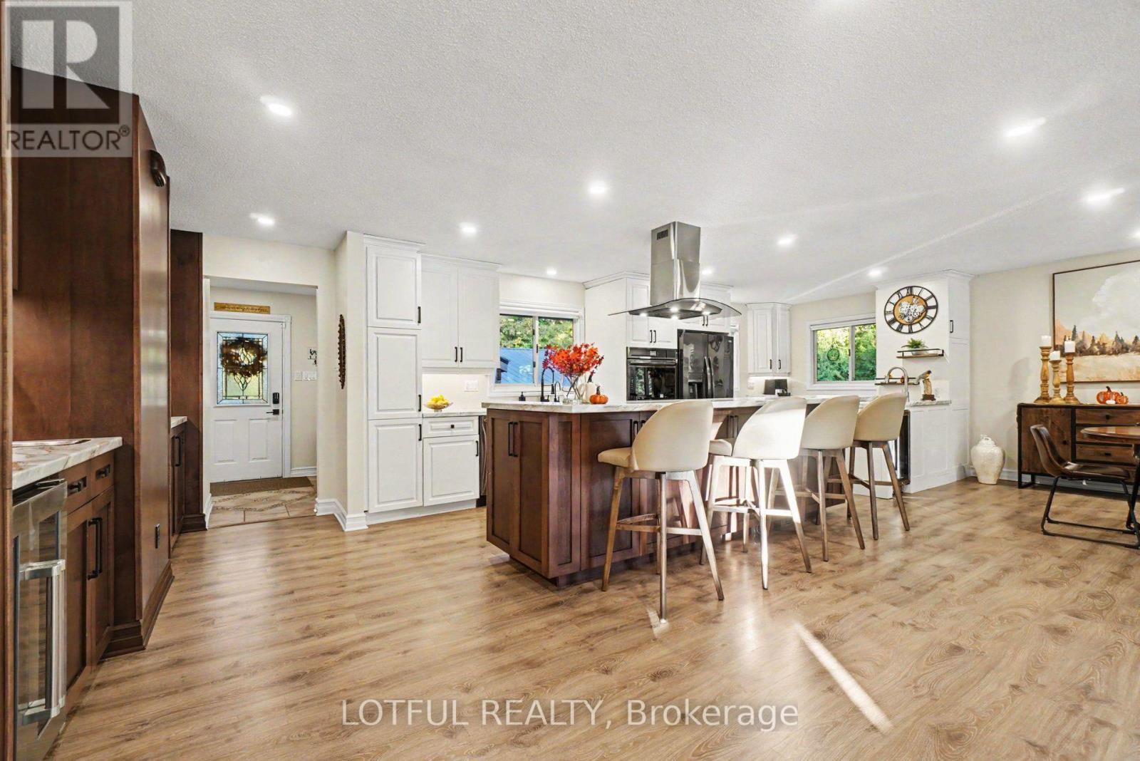 2420 Pine Avenue Property Photo 10
