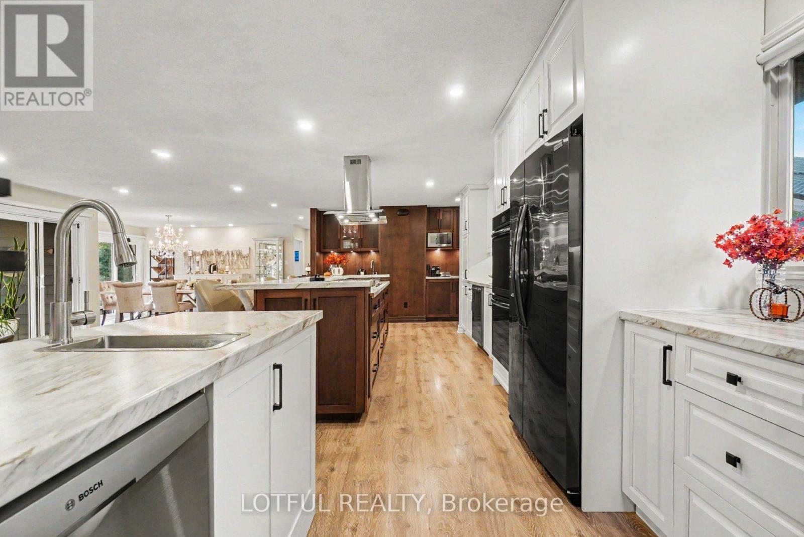 2420 Pine Avenue Property Photo 16
